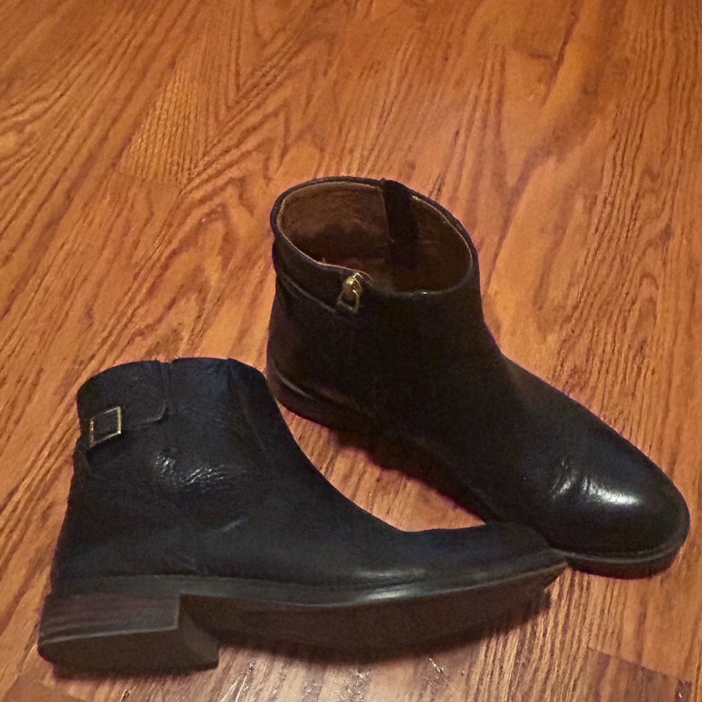 Franco Sarto Hansa bootie size 8.5